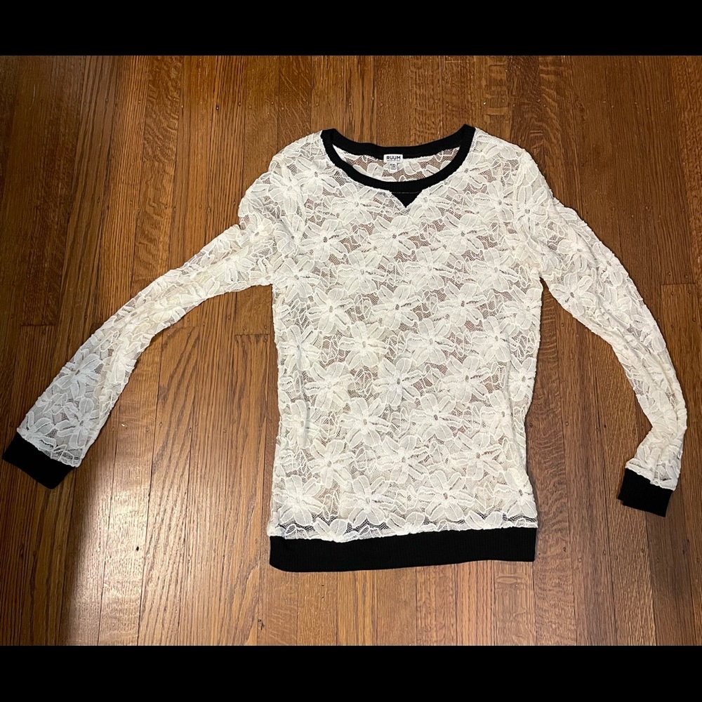 RUUM white flowered long-sleeve Size: XXL (16)